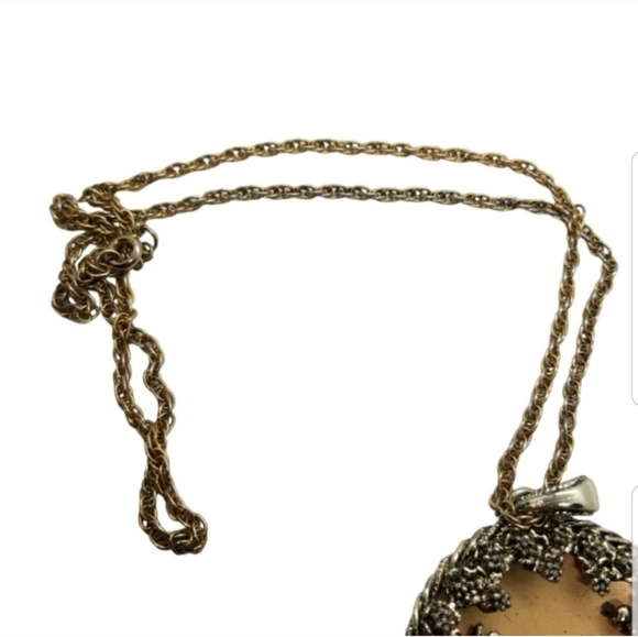 VINTAGE GOLDPLATED HORSE & JOCKEY STATEMENT NECKLACE - Picture 5 of 6